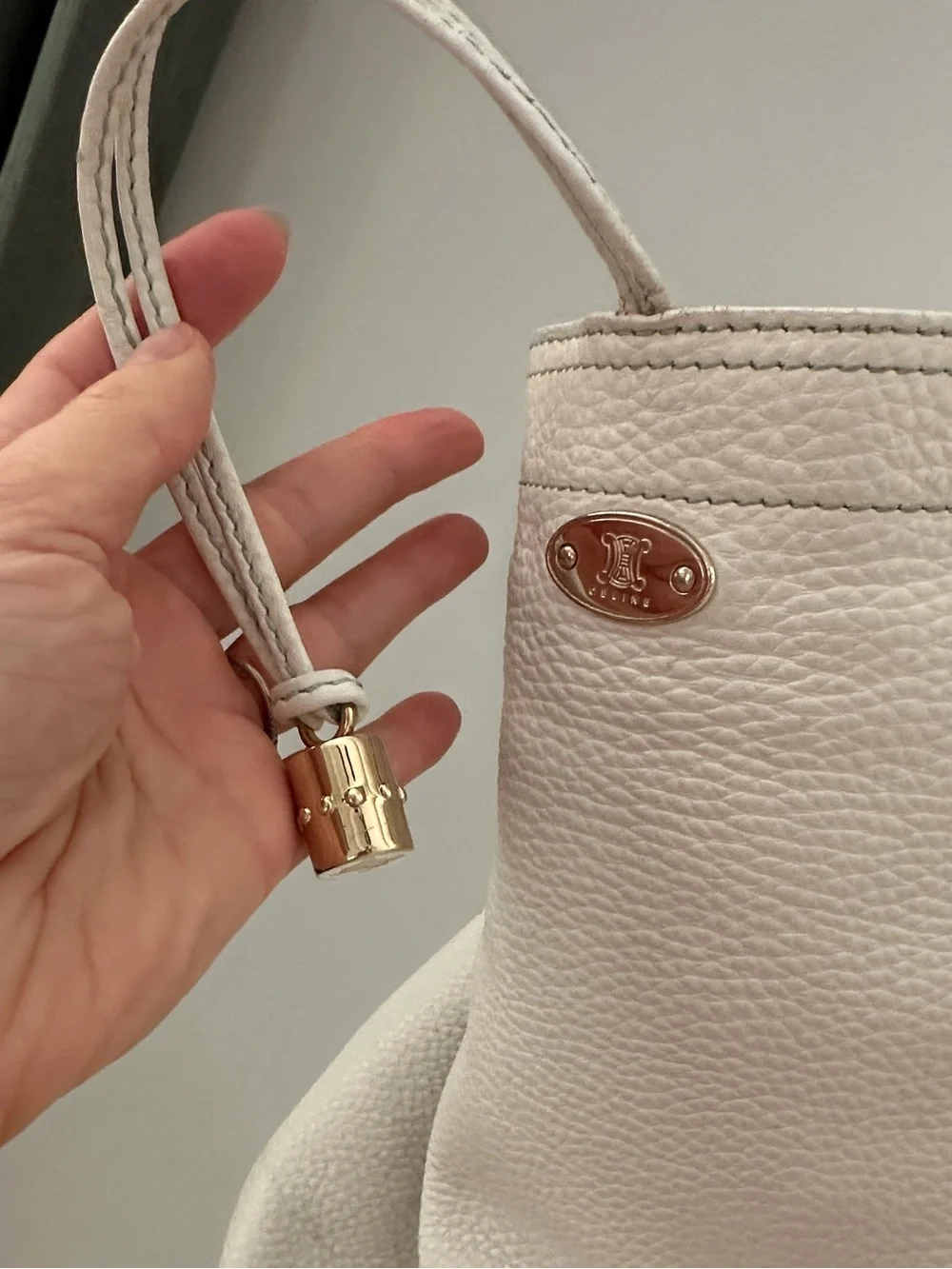 Women’s Soft Pebbled Leather Shoulder Bag in White